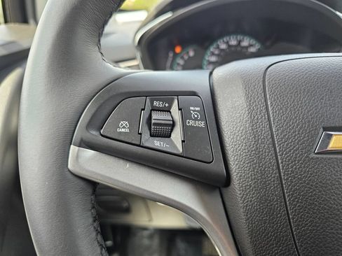 Used 2021 Chevrolet Trax LT w/ Premium Seat Package AWD/4WD image 20