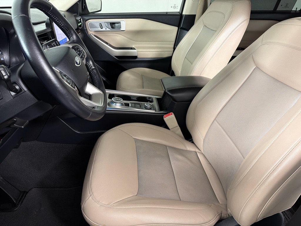 Used 2021 Ford Explorer Limited AWD/4WD image 12