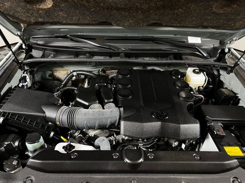 Used 2023 Toyota 4Runner TRD Off-Road Premium w/ Moonroof Package AWD/4WD image 9