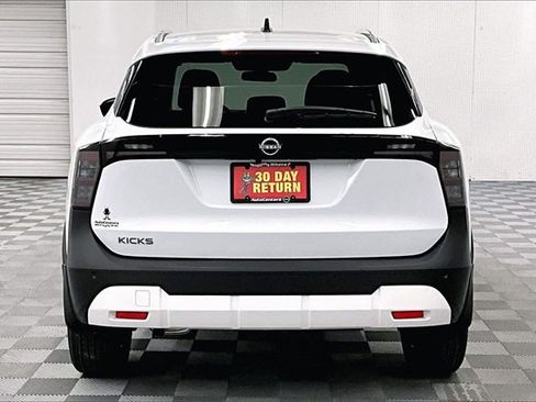 New 2026 Nissan Kicks SV image 4