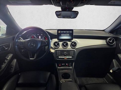 Used 2018 Mercedes-Benz CLA 250 image 16