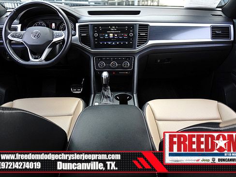 Used 2021 Volkswagen Atlas Cross Sport SE w/ Panoramic Sunroof Package FWD image 11
