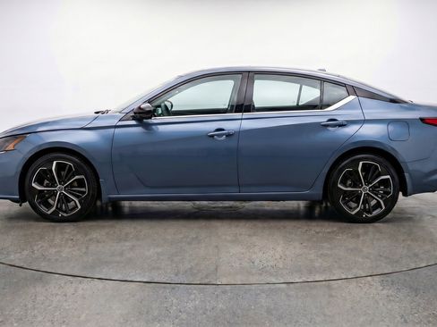 Used 2025 Nissan Altima 2.5 SR FWD image 5