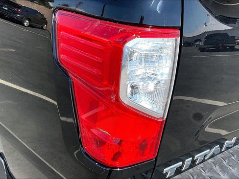 Used 2021 Nissan Titan SV w/ SV Convenience Package image 29