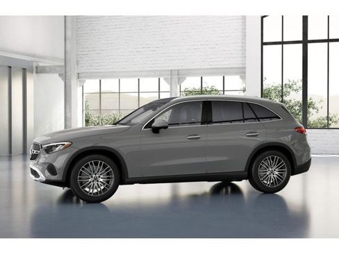 Used 2026 Mercedes-Benz GLC 300 4MATIC image 36