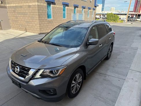 Used 2020 Nissan Pathfinder SV FWD image 11