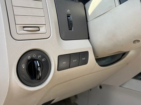 Used 2011 Ford Escape XLT w/ Class II Trailer Tow Pkg AWD/4WD image 17