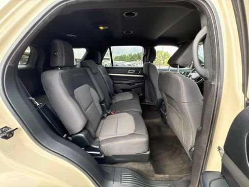 Certified 2018 Ford Explorer XLT FWD image 23
