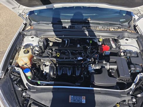 Used 2017 Ford Fusion SE FWD image 8