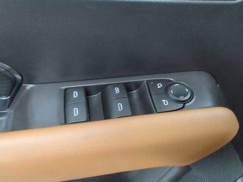Used 2023 GMC Canyon AT4 w/ AT4 Premium Package AWD/4WD image 11