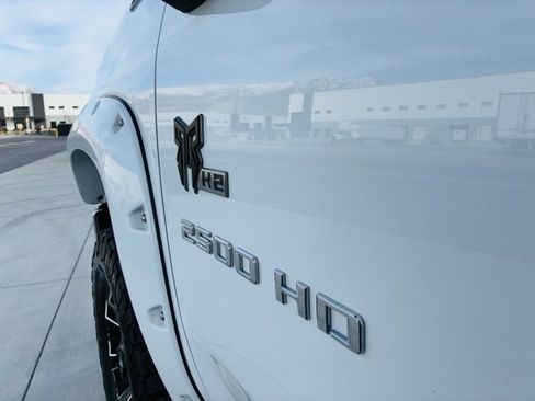 Used 2020 Chevrolet Silverado 2500 LTZ w/ LTZ Premium Package image 9