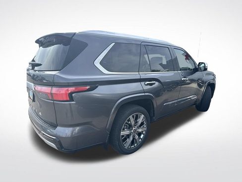 Used 2023 Toyota Sequoia Capstone AWD/4WD image 5