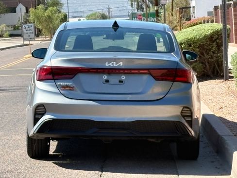 Used 2024 Kia Forte LXS FWD image 5