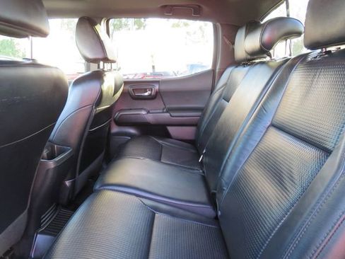 Certified 2020 Toyota Tacoma TRD Off-Road w/ TRD Premium Off Road Package image 20