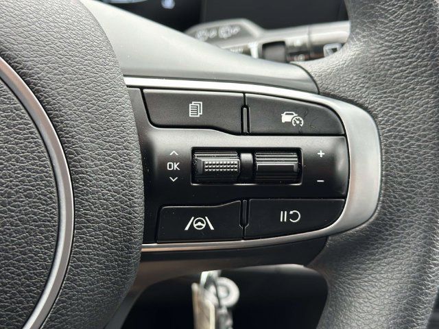 Used 2025 Kia Sportage LX AWD/4WD image 25