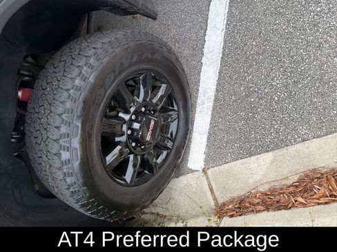Used 2024 GMC Sierra 2500 AT4 w/ AT4 Preferred Package image 2
