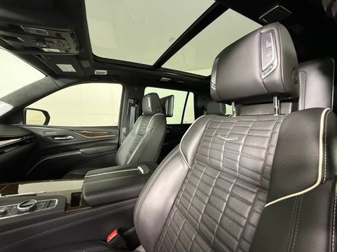 Certified 2024 Cadillac Escalade Sport Platinum w/ LPO, ONYX Package AWD/4WD image 17