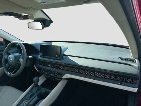 Certified 2025 Honda Accord LX image 25