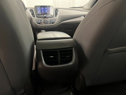 Used 2022 Chevrolet Malibu LT image 47