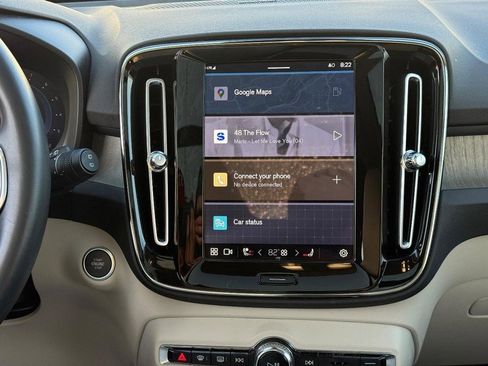 Used 2023 Volvo XC40 B5 Ultimate w/ Protection Package Premier image 14