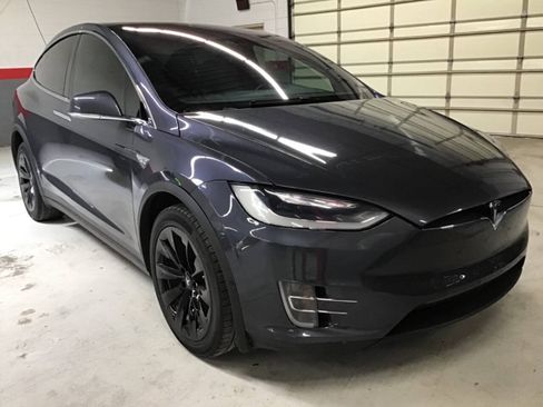 Used 2016 Tesla Model X 60D AWD/4WD image 3