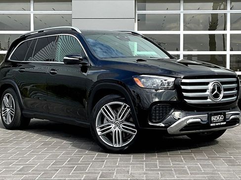 Used 2024 Mercedes-Benz GLS 450 4MATIC image 3