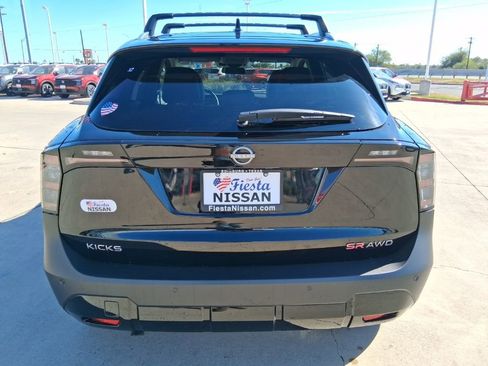 New 2026 Nissan Kicks SR w/ Cold Weather Package AWD/4WD image 6