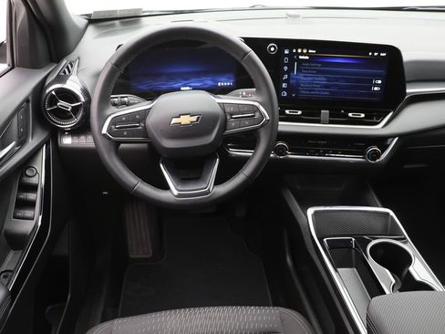 Used 2025 Chevrolet Equinox LT image 13