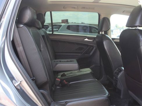 Used 2022 Volkswagen Tiguan SE FWD image 12