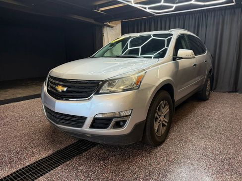 Used 2015 Chevrolet Traverse LT FWD image 3