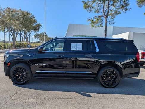 Used 2023 GMC Yukon XL SLT image 4