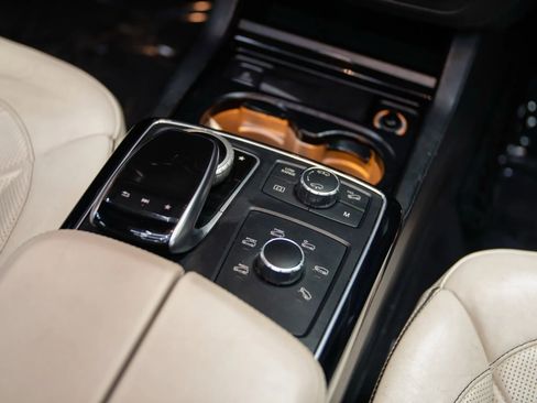 Used 2017 Mercedes-Benz GLS 550 GLS 550 Sport Utility 4D image 47