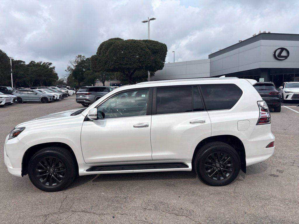 Used 2023 Lexus GX 460 Premium AWD/4WD image 2