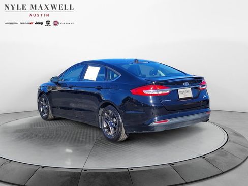 Used 2018 Ford Fusion SE w/ Equipment Group 201A image 13