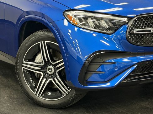 Certified 2025 Mercedes-Benz GLC 300 4MATIC image 4