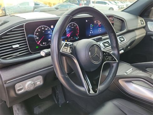 Used 2024 Mercedes-Benz GLS 450 4MATIC image 19