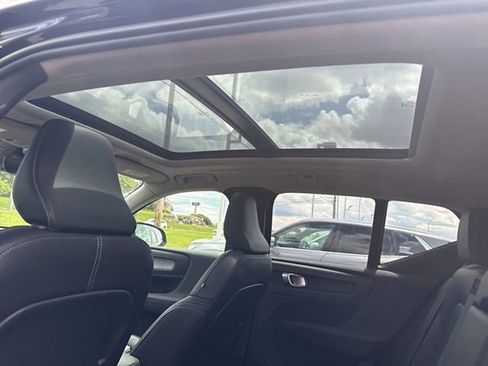 Used 2024 Volvo XC40 B5 Plus w/ Protection Package Premier AWD/4WD image 8