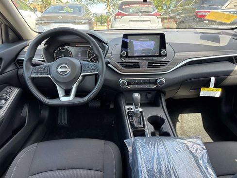 New 2026 Nissan Altima 2.5 SV FWD image 7
