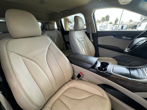 Used 2016 Lincoln MKX Select image 26