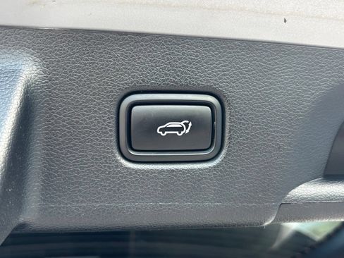 Used 2021 Hyundai Palisade Limited FWD image 18