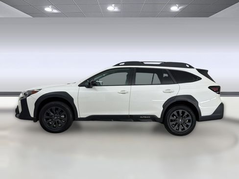 Used 2023 Subaru Outback Onyx Edition AWD/4WD image 2