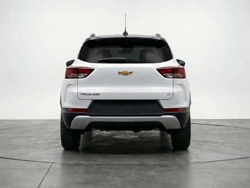 Used 2025 Chevrolet TrailBlazer LT FWD image 7