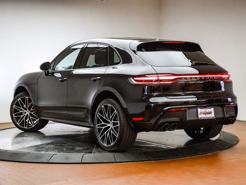Used 2025 Porsche Macan image 35
