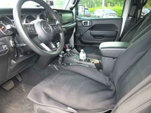 Used 2023 Jeep Gladiator Sport AWD/4WD image 12