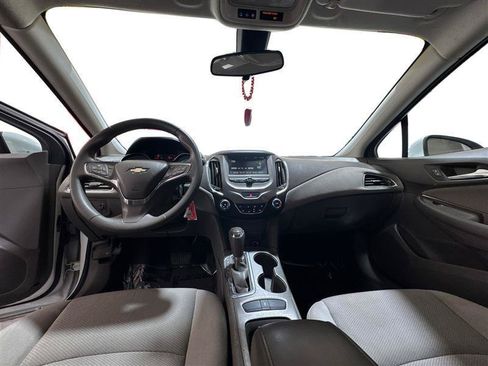 Used 2016 Chevrolet Cruze LT FWD image 12