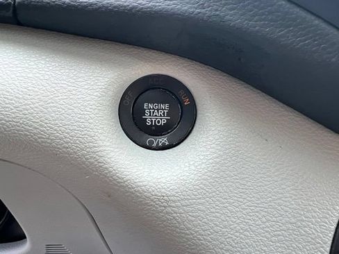 Used 2019 Jeep Cherokee Limited AWD/4WD image 17