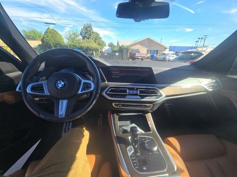 Used 2022 BMW X5 xDrive40i w/ M Sport Package image 10