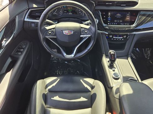 Used 2024 Cadillac XT6 Premium Luxury w/ Technology Package FWD image 14