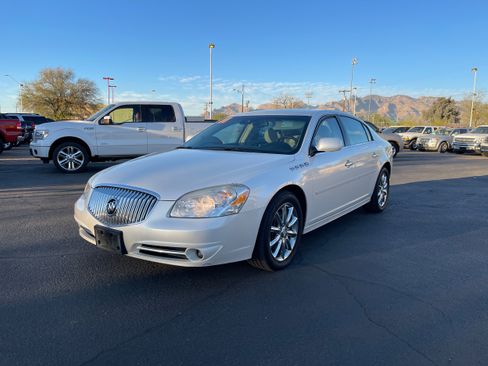 Used 2011 Buick Lucerne Super image 1