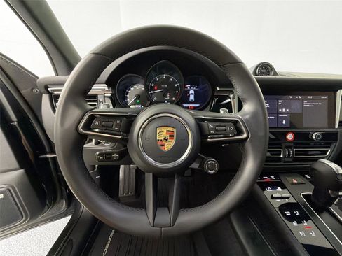 Certified 2026 Porsche Macan AWD/4WD image 19